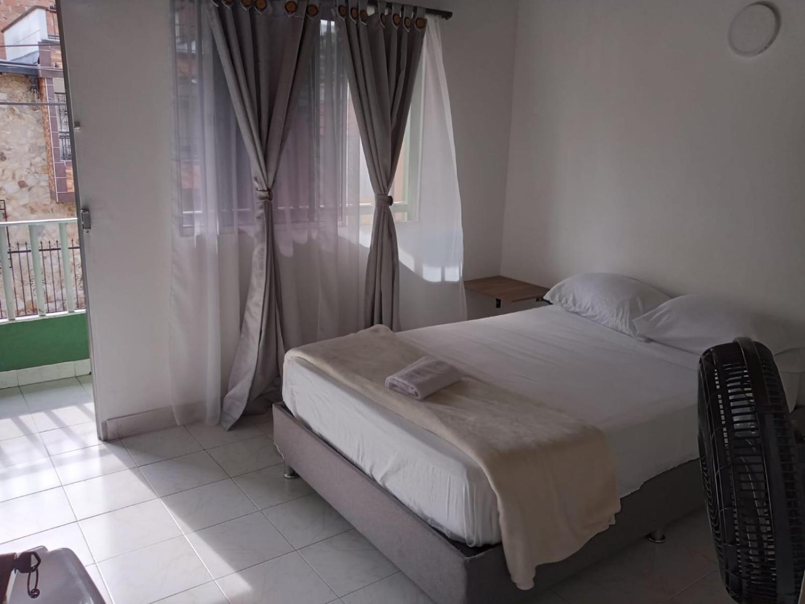 Road Living Home เมเดยิน ภายนอก รูปภาพ